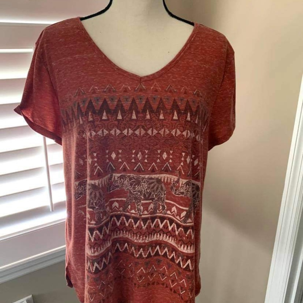 XL super soft tee in beautiful rust color